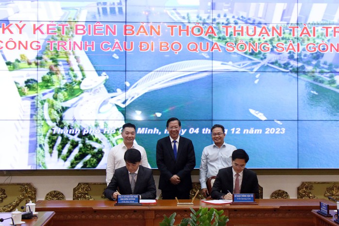 Đã ký kết biên bản tài trợ 1.000 tỉ đồng xây cầu đi bộ qua sông Sài Gòn- Ảnh 1. Đã ký kết biên bản tài trợ 1.000 tỉ đồng xây cầu đi bộ qua sông Sài Gòn- Ảnh 1.