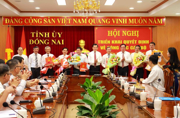 Đồng Nai điều động, bổ nhiệm nhiều cán bộ chủ chốt- Ảnh 1. Đồng Nai điều động, bổ nhiệm nhiều cán bộ chủ chốt- Ảnh 1.