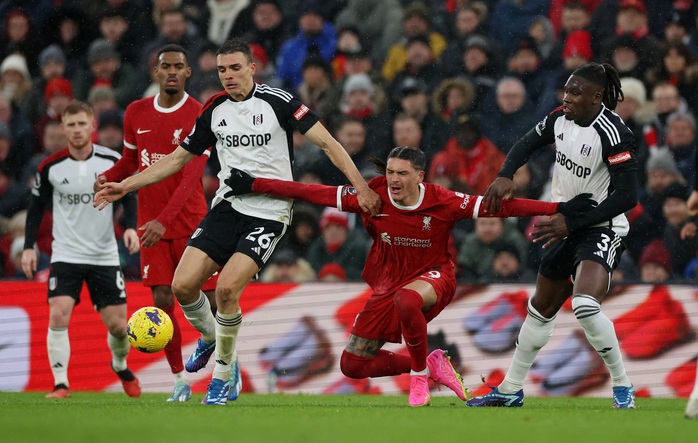 Liverpool vượt mặt Man City, Chelsea trở lại đường đua Ngoại hạng Anh - Ảnh 4. Liverpool vượt mặt Man City, Chelsea trở lại đường đua Ngoại hạng Anh - Ảnh 4.