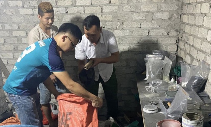 3 thanh niên xây hầm bí mật chế tạo pháo nổ- Ảnh 2.