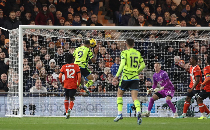 Không chiến siêu đỉnh, Arsenal vượt chủ nhà Luton Town phút 90+7- Ảnh 3. Không chiến siêu đỉnh, Arsenal vượt chủ nhà Luton Town phút 90+7- Ảnh 3.