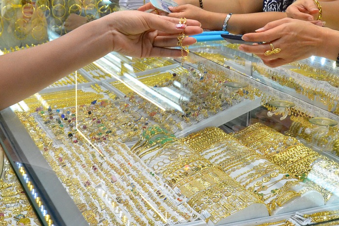 Giá vàng hôm nay 6-12: Vàng thế giới bị bán khống- Ảnh 1. Giá vàng hôm nay 6-12: Vàng thế giới bị bán khống- Ảnh 1.