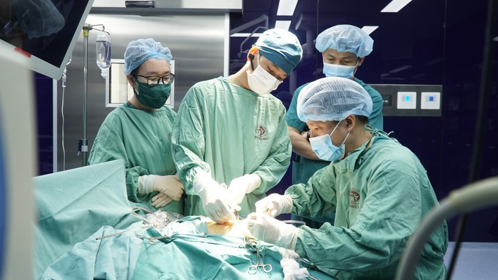 Lý do vợ chồng người Úc đưa con sang Việt Nam phẫu thuật- Ảnh 2. Lý do vợ chồng người Úc đưa con sang Việt Nam phẫu thuật- Ảnh 2.