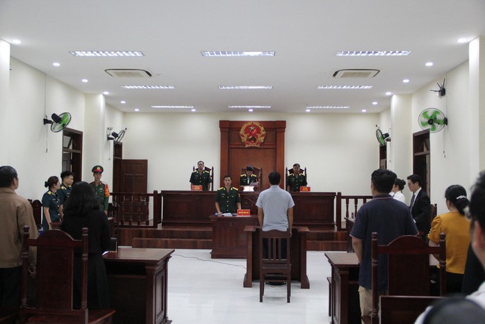 Tuyên án tù với cựu thiếu tá tông chết nữ sinh ở Ninh Thuận- Ảnh 1. Tuyên án tù với cựu thiếu tá tông chết nữ sinh ở Ninh Thuận- Ảnh 1.