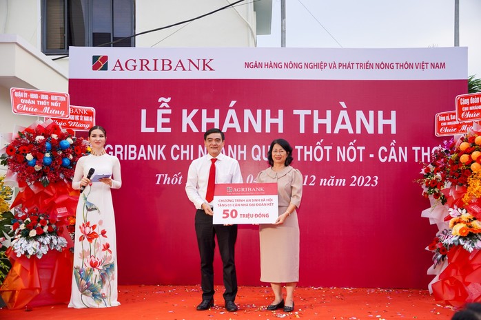 Agribank Chi nhánh quận Thốt Nốt khánh thành, đưa vào hoạt động trụ sở- Ảnh 2. Agribank Chi nhánh quận Thốt Nốt khánh thành, đưa vào hoạt động trụ sở- Ảnh 2.