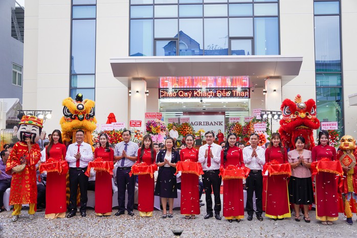 Agribank Chi nhánh quận Thốt Nốt khánh thành, đưa vào hoạt động trụ sở- Ảnh 3. Agribank Chi nhánh quận Thốt Nốt khánh thành, đưa vào hoạt động trụ sở- Ảnh 3.