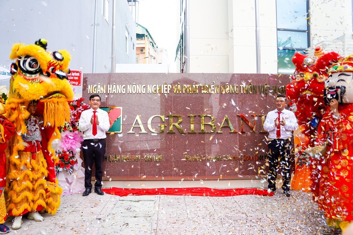 Agribank Chi nhánh quận Thốt Nốt khánh thành, đưa vào hoạt động trụ sở- Ảnh 4. Agribank Chi nhánh quận Thốt Nốt khánh thành, đưa vào hoạt động trụ sở- Ảnh 4.