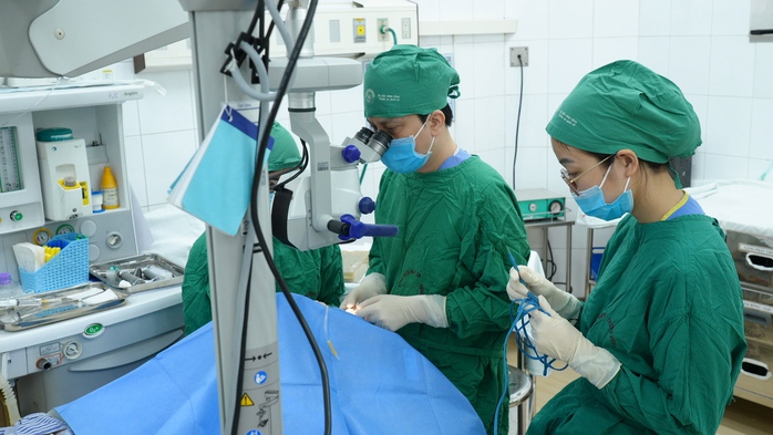 Người đàn ông 40 tuổi hiến giác mạc - Ảnh 2. Người đàn ông 40 tuổi hiến giác mạc - Ảnh 2.