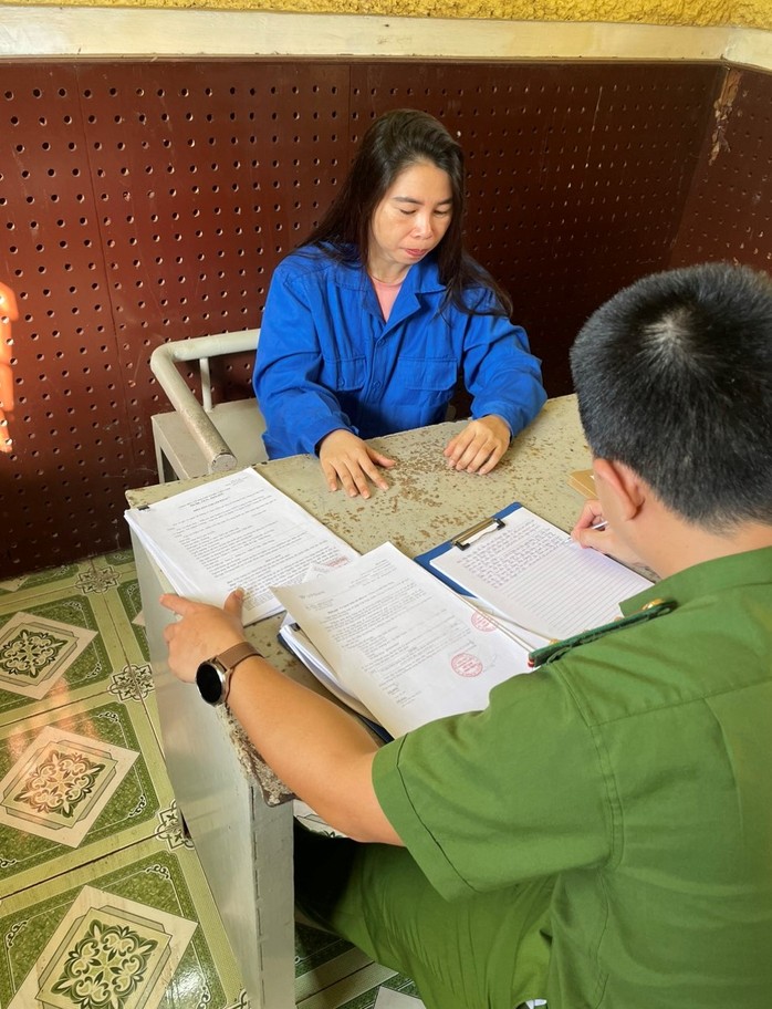 Bắt giữ người phụ nữ cho vay lãi nặng hơn 10 tỉ đồng- Ảnh 1. Bắt giữ người phụ nữ cho vay lãi nặng hơn 10 tỉ đồng- Ảnh 1.