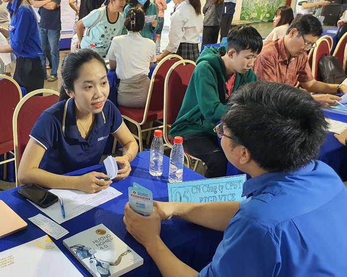 Doanh nghiệp phỏng vấn ứng viên tại sàn giao dịch việc làm do Trung tâm Dịch vụ việc làm TP HCM tổ chức Doanh nghiệp phỏng vấn ứng viên tại sàn giao dịch việc làm do Trung tâm Dịch vụ việc làm TP HCM tổ chức