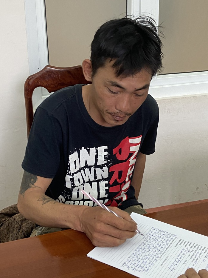 Kẻ kề lưỡi liềm vào cổ cướp tiền chủ cây xăng ở Quảng Nam tiếp tục đi cướp- Ảnh 1. Kẻ kề lưỡi liềm vào cổ cướp tiền chủ cây xăng ở Quảng Nam tiếp tục đi cướp- Ảnh 1.