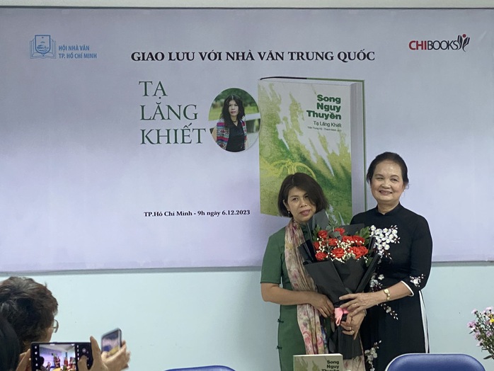 Gặp gỡ nhà văn Trung Quốc Tạ Lăng Khiết ở TP HCM- Ảnh 2. Gặp gỡ nhà văn Trung Quốc Tạ Lăng Khiết ở TP HCM- Ảnh 2.