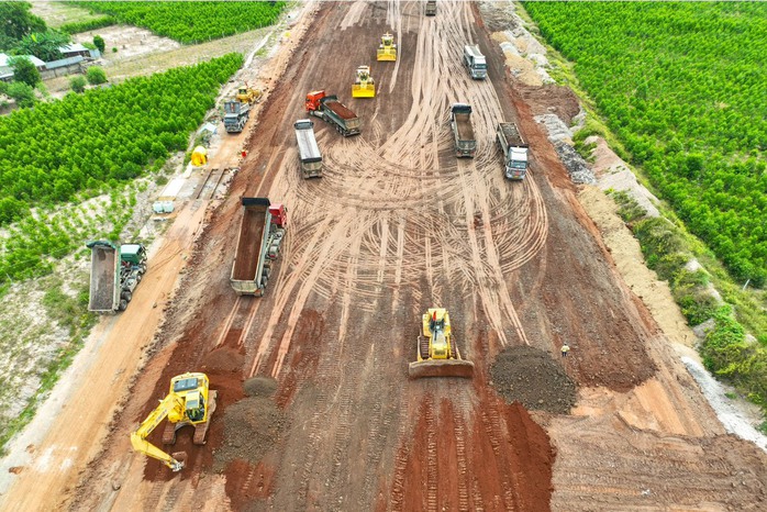 Cao tốc Biên Hòa - Vũng Tàu đã thành hình- Ảnh 5. Cao tốc Biên Hòa - Vũng Tàu đã thành hình- Ảnh 5.