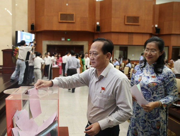 Chủ tịch HĐND TP HCM và Tư lệnh Bộ Tư lệnh thành phố có phiếu tín nhiệm cao nhiều nhất- Ảnh 1. Chủ tịch HĐND TP HCM và Tư lệnh Bộ Tư lệnh thành phố có phiếu tín nhiệm cao nhiều nhất- Ảnh 1.