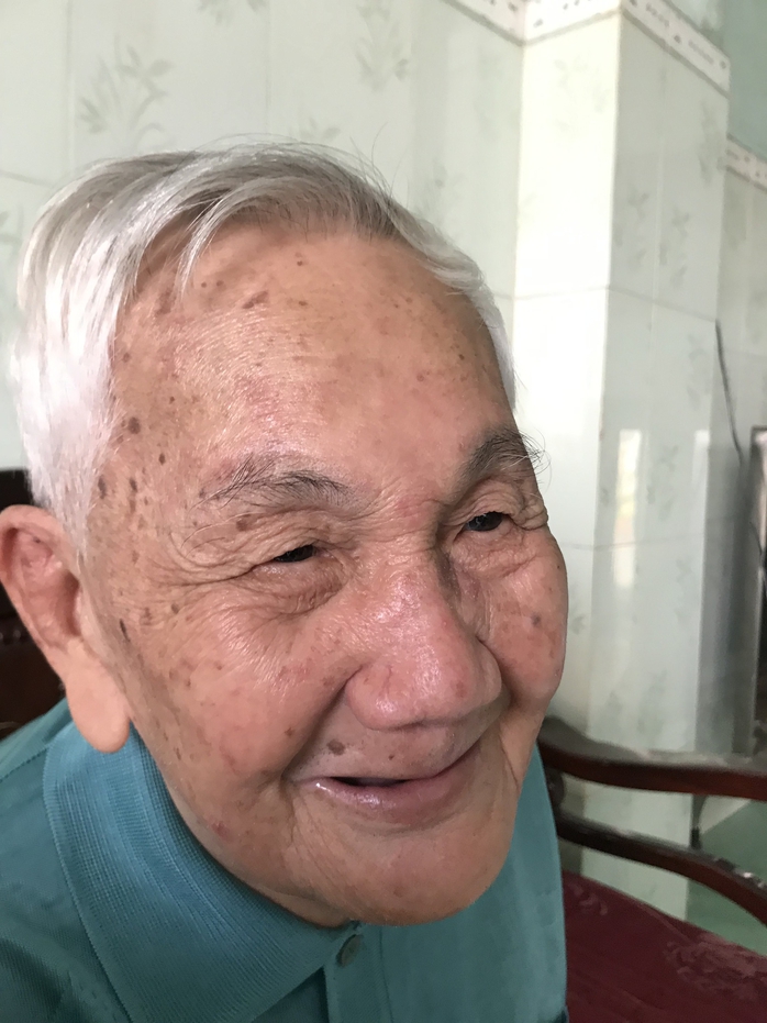 Danh ca "vọng cổ hài" Văn Hường qua đời- Ảnh 5. Danh ca "vọng cổ hài" Văn Hường qua đời- Ảnh 5.
