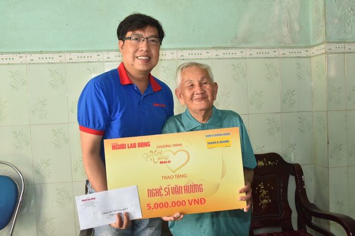 Danh ca "vọng cổ hài" Văn Hường qua đời- Ảnh 4. Danh ca "vọng cổ hài" Văn Hường qua đời- Ảnh 4.