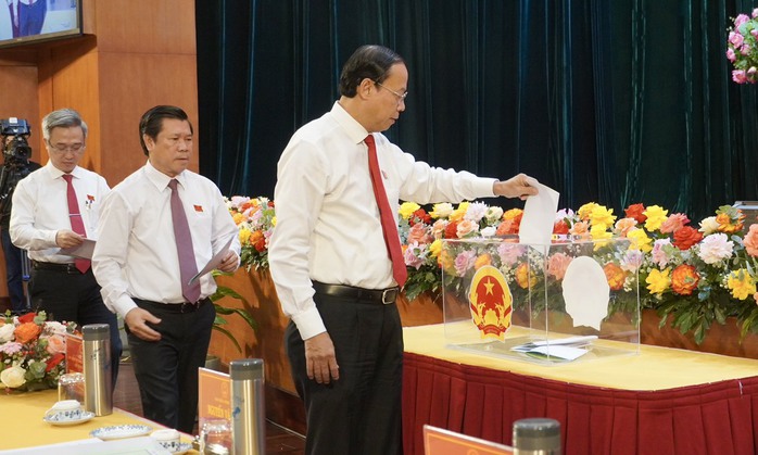 Kết quả lấy phiếu tín nhiệm 31 lãnh đạo chủ chốt tỉnh Bà Rịa- Vũng Tàu- Ảnh 4. Kết quả lấy phiếu tín nhiệm 31 lãnh đạo chủ chốt tỉnh Bà Rịa- Vũng Tàu- Ảnh 4.