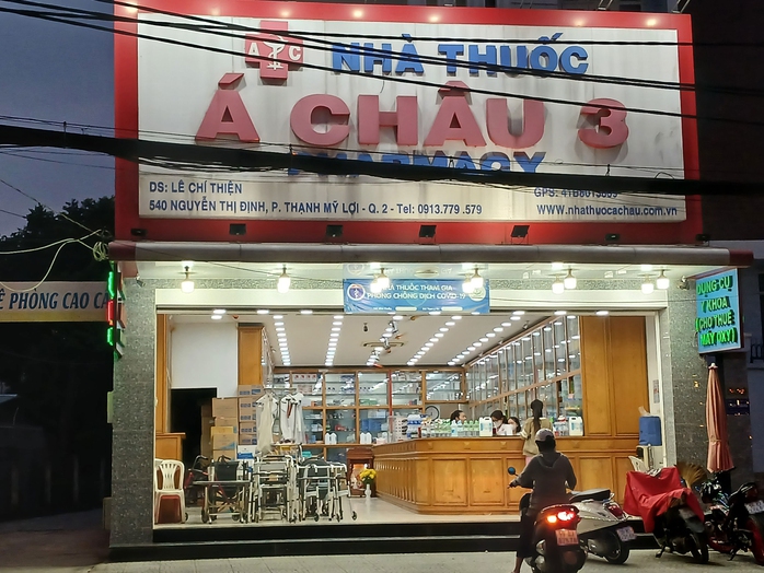 Nhà thuốc Á Châu 3 (trên đường Nguyễn Thị Định, TP Thủ Đức) - nơi phóng viên Báo Người Lao Động đến mua thuốc viêm họng Nhà thuốc Á Châu 3 (trên đường Nguyễn Thị Định, TP Thủ Đức) - nơi phóng viên Báo Người Lao Động đến mua thuốc viêm họng