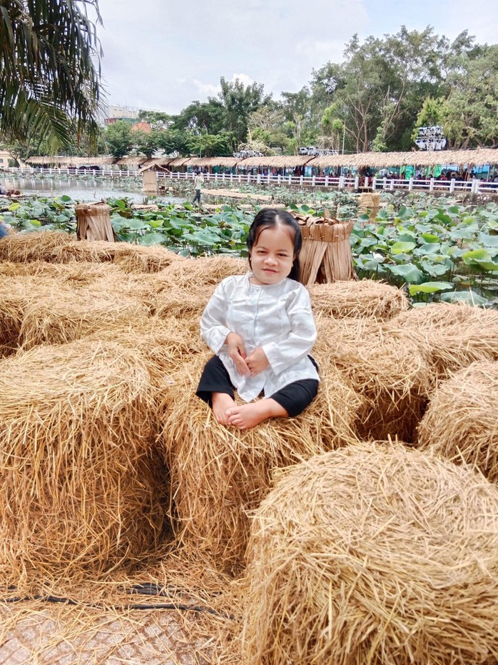Phạm Thị Nhí nỗ lực vượt qua hoàn cảnh để học hành, làm việc
