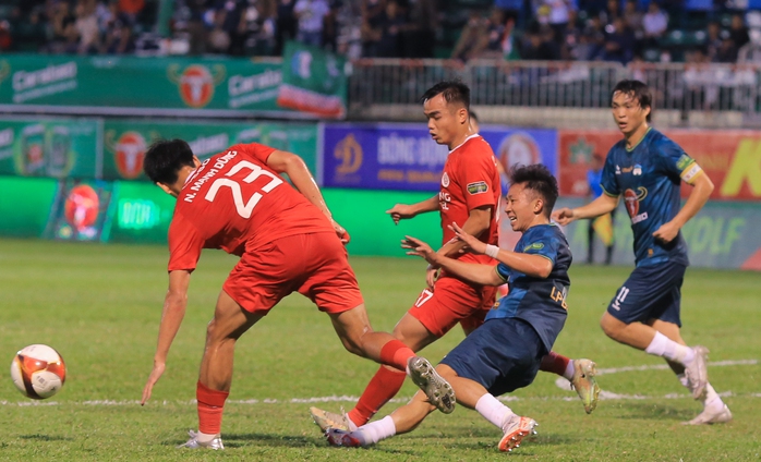 HAGL gục ngã sau trận, Hoàng Đức động viên Minh Vương- Ảnh 5. HAGL gục ngã sau trận, Hoàng Đức động viên Minh Vương- Ảnh 5.