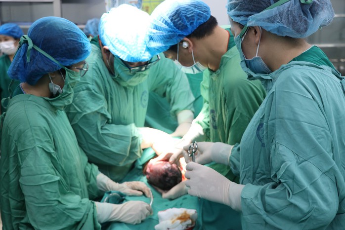 Viện phí rẻ hơn chục lần, thai phụ từ Hàn Quốc về nước theo dõi đẻ, cứu con trai- Ảnh 1. Viện phí rẻ hơn chục lần, thai phụ từ Hàn Quốc về nước theo dõi đẻ, cứu con trai- Ảnh 1.