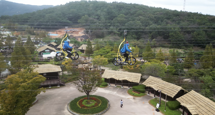Bật mí lý do Hoa hậu Thùy Tiên, Misthy du hí Busan- Ảnh 7. Bật mí lý do Hoa hậu Thùy Tiên, Misthy du hí Busan- Ảnh 7.