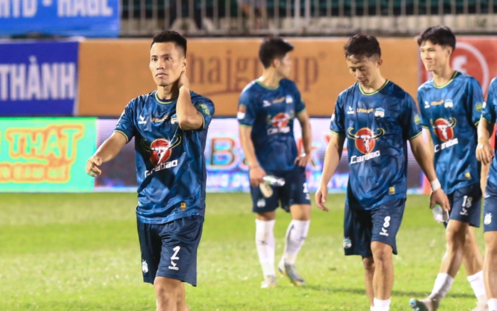 HAGL gục ngã sau trận, Hoàng Đức động viên Minh Vương- Ảnh 4. HAGL gục ngã sau trận, Hoàng Đức động viên Minh Vương- Ảnh 4.
