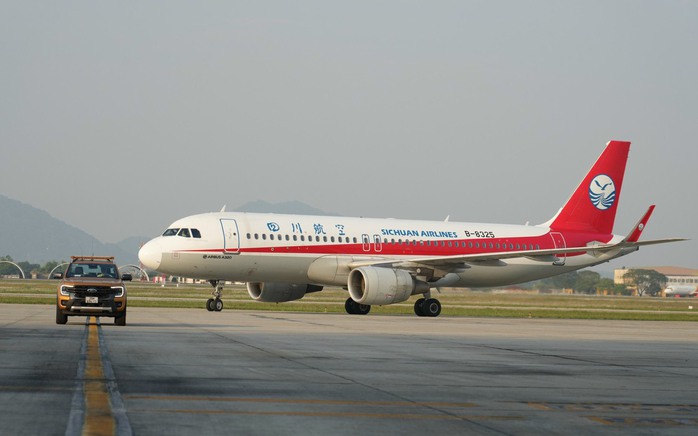 Hãng hàng không Sichuan Airlines khai thác máy bay A320 từ Thành Đô tới Hà Nội