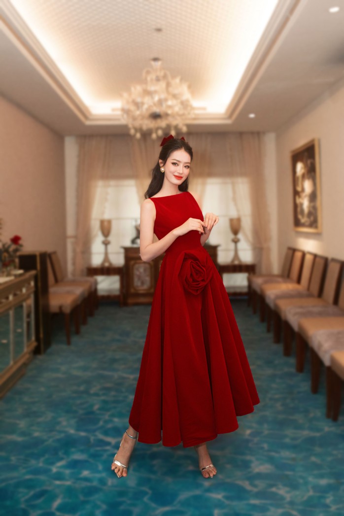 Có gì ở "Tiệc trà Hoa hậu" của NTK Nguyễn Phúc Tuấn?
- Ảnh 12. Có gì ở "Tiệc trà Hoa hậu" của NTK Nguyễn Phúc Tuấn?
- Ảnh 12.