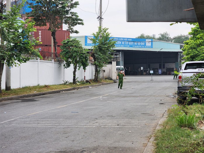 Bắt tạm giam giám đốc, phó giám đốc 1 trung tâm đăng kiểm ở Thủ Đức- Ảnh 1. Bắt tạm giam giám đốc, phó giám đốc 1 trung tâm đăng kiểm ở Thủ Đức- Ảnh 1.