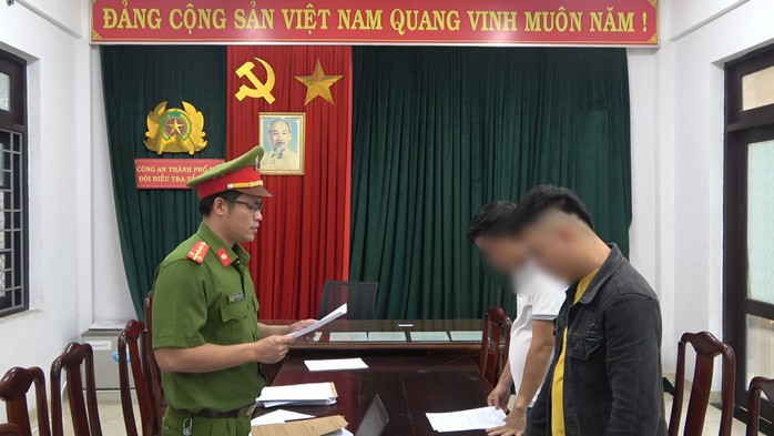 Chụp ảnh 2 vũ công đăng lên mạng xã hội, người đàn ông bị chủ quán đánh trọng thương- Ảnh 1. Chụp ảnh 2 vũ công đăng lên mạng xã hội, người đàn ông bị chủ quán đánh trọng thương- Ảnh 1.