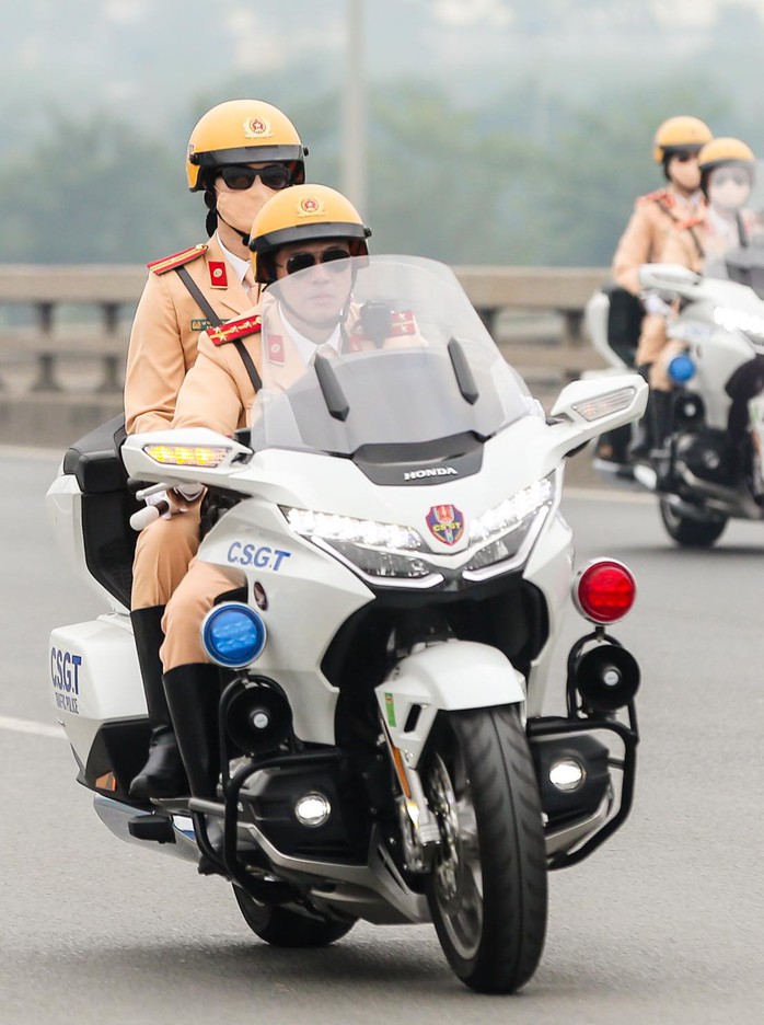 Dàn xe dẫn đoàn luyện tập đón khách quốc tế thăm Việt Nam- Ảnh 7. Dàn xe dẫn đoàn luyện tập đón khách quốc tế thăm Việt Nam- Ảnh 7.
