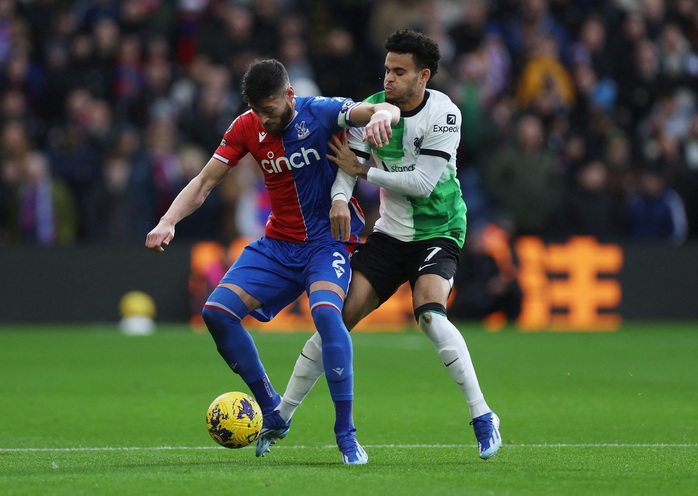 Salah ghi bàn thứ 200, Liverpool hạ Crystal Palace lên ngôi đầu bảng- Ảnh 1. Salah ghi bàn thứ 200, Liverpool hạ Crystal Palace lên ngôi đầu bảng- Ảnh 1.