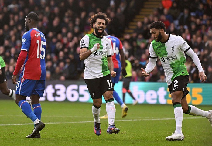 Salah ghi bàn thứ 200, Liverpool hạ Crystal Palace lên ngôi đầu bảng- Ảnh 5. Salah ghi bàn thứ 200, Liverpool hạ Crystal Palace lên ngôi đầu bảng- Ảnh 5.