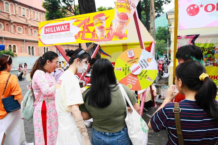 Lễ hội nghệ thuật đường phố miễn phí cho giới trẻ tại Bưu điện Trung tâm Sài Gòn
- Ảnh 2. Lễ hội nghệ thuật đường phố miễn phí cho giới trẻ tại Bưu điện Trung tâm Sài Gòn
- Ảnh 2.