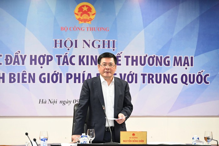 Thúc đẩy mở mới, nâng cấp các cặp cửa khẩu với Trung Quốc- Ảnh 1. Bộ trưởng Bộ Công Thương Nguyễn Hồng Diên chủ trì hội nghị thúc đẩy hợp tác kinh tế thương mại các tỉnh biên giới phía Bắc với Trung Quốc