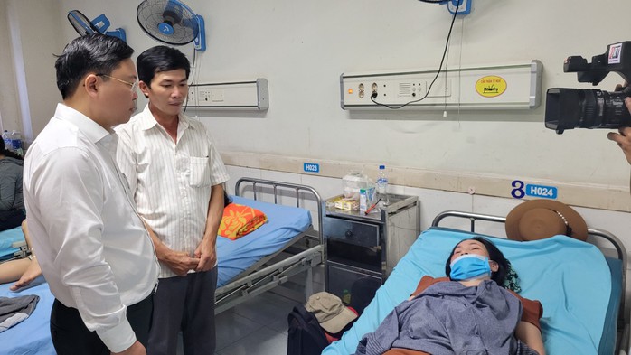 Vụ tai nạn thảm khốc ở Quảng Nam: Thêm 1 hành khách tử vong - Ảnh 4.
