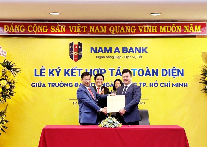 NAM A BANK hợp tác toàn diện cùng Đại học Ngân Hàng TP HCM - Ảnh 1. NAM A BANK hợp tác toàn diện cùng Đại học Ngân Hàng TP HCM - Ảnh 1.