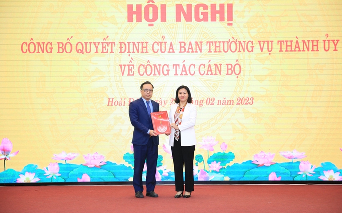 Hà Nội luân chuyển 2 cán bộ chủ chốt - Ảnh 2.