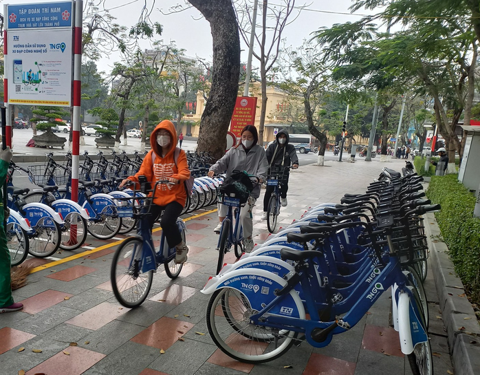 Giới trẻ, du khách hào hứng trải nghiệm dịch vụ xe đạp công cộng ở Hải Phòng - Ảnh 4.