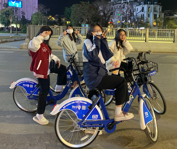 Giới trẻ, du khách hào hứng trải nghiệm dịch vụ xe đạp công cộng ở Hải Phòng - Ảnh 6.