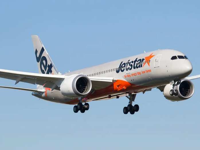 Liên tiếp gặp sự cố ly kỳ, máy bay Jetstar “nhốt” khách trong khoang 7 tiếng - Ảnh 1.