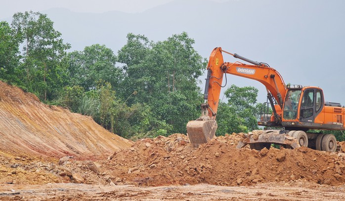 Đà Nẵng: Không vận chuyển khoáng sản để phục vụ các công trình ngoài địa bàn thành phố - Ảnh 1.