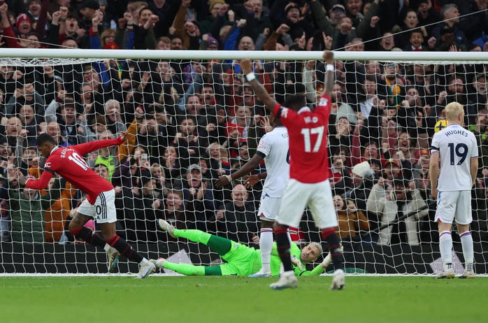 Thắng chật vật Crystal Palace, Man United vào Top 3 Ngoại hạng Anh - Ảnh 4. Thắng chật vật Crystal Palace, Man tỷ lệ kèo nhà cái malaysia vào Top 3 Ngoại hạng Anh - Ảnh 4.