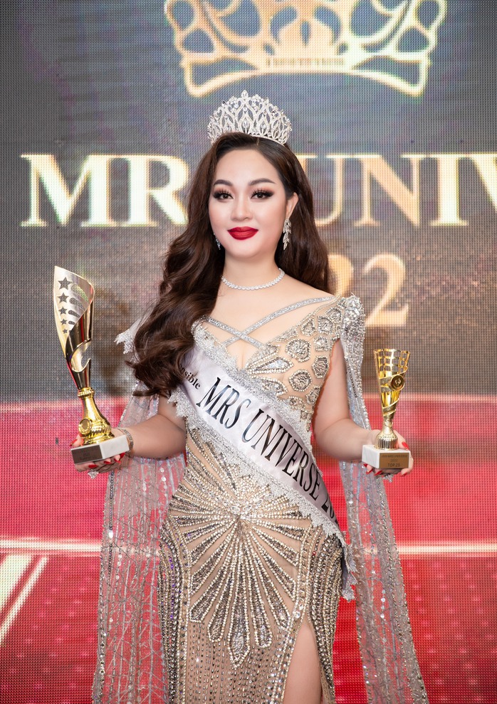 Người vừa đoạt giải Á hậu 1 Mrs Universe 2022 là ai? - Ảnh 1.