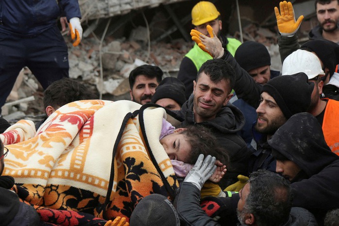 Thảm họa động đất: Dự báo sốc về số nạn nhân tử vong ở Thổ Nhĩ Kỳ và Syria - Ảnh 2.