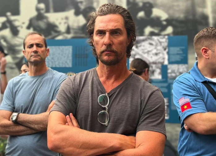 Nam tài tử quyến rũ nhất hành tinh Matthew McConaughey thăm Di tích Nhà tù Hỏa Lò - Ảnh 1.