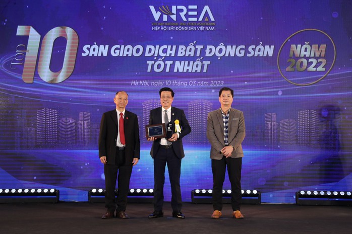 Kim Oanh Group giành “cú đúp” giải thưởng Thương hiệu bất động sản dẫn đầu năm 2022 - Ảnh 2. Kim Oanh Group giành “cú đúp” giải thưởng Thương hiệu bất động sản dẫn đầu năm 2022 - Ảnh 2.
