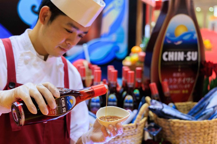 Thực khách Nhật ấn tượng với nước mắm Chin-su Cá Cơm Biển Đông - Ảnh 2. Thực khách Nhật ấn tượng với nước mắm Chin-su Cá Cơm Biển Đông - Ảnh 2.