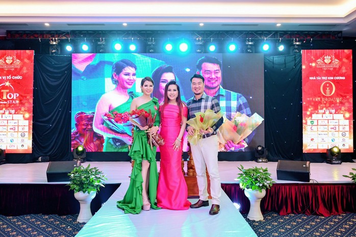Bất ngờ với màn đấu giá tại cuộc thi Hoa hậu Doanh nhân Việt Nam 2023 - Ảnh 3.